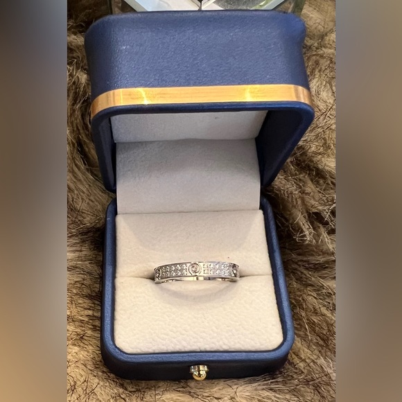 NEW LUV RING💗💗💗💗 - Picture 2 of 4